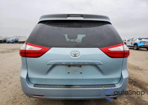 2015 Toyota Sienna Le z USA, uszkodzony, nr VIN 5TDKK3DC5FS607039